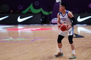 连中三分！媒体人：陈盈骏终于站出来解决问题 仿佛看到了CBA的他