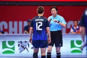 中国裁判员将执裁首届女子五人制足球世界杯，水平获高度认可