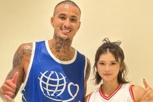 跨界联动！吴艳妮晒与库兹马、杰伦-布朗、姚明等人的合照