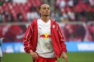 多家英媒：热刺已与西蒙斯谈妥个人条款，接近5100万镑签下他