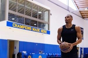 下家还未定！威少回母校UCLA重拾训练节奏 为下一站做准备