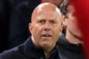 今日趣图：你什么007？阿隆索斯洛特0平0负7胜 塔子0英超0欧冠7年