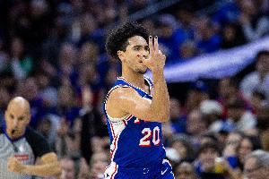 突发！76人官方：麦凯恩今日在训练中遭遇右手拇指前交叉韧带撕裂