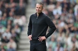 范帅！42岁范佩西带费耶诺德开局7轮6胜1平，不败战绩领跑荷甲