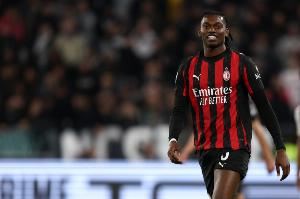 米体：莱奥提前回到米兰积极合练备战，力争重回首发席位