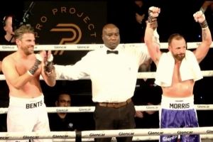 太阳报：慈善拳击赛切尔西名宿乔迪-莫里斯击败热刺名宿本特利